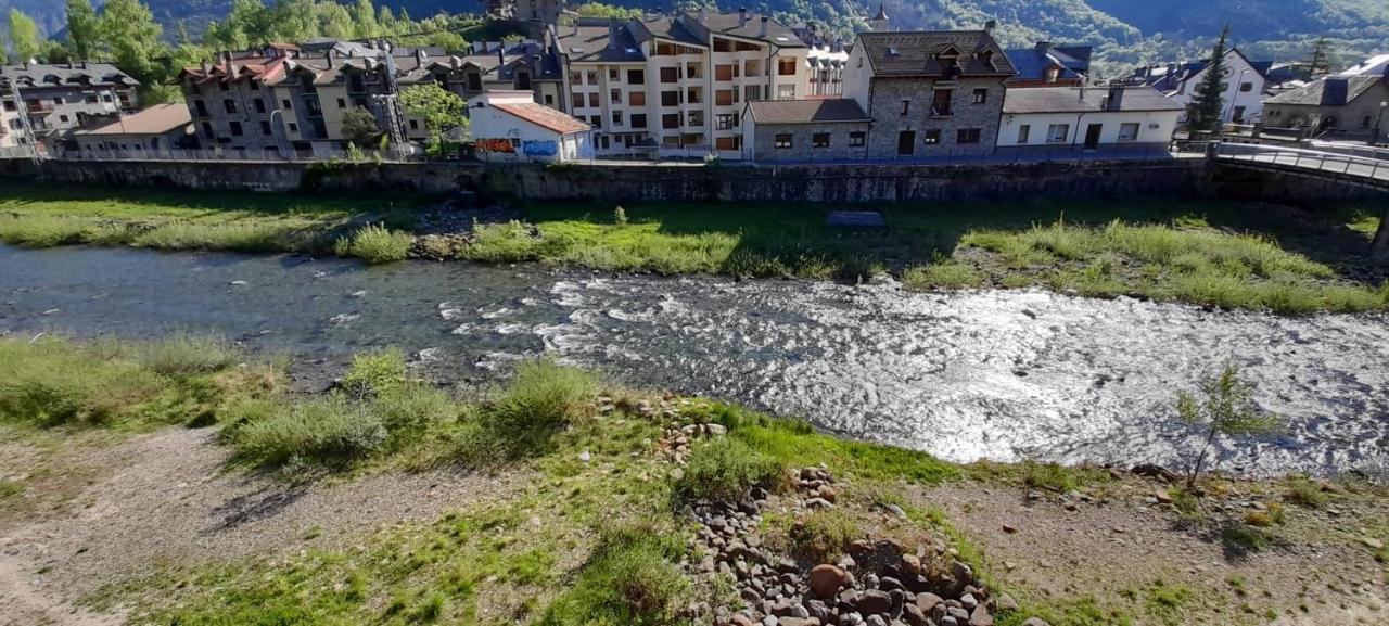 Aras Biescas Apartman Kültér fotó